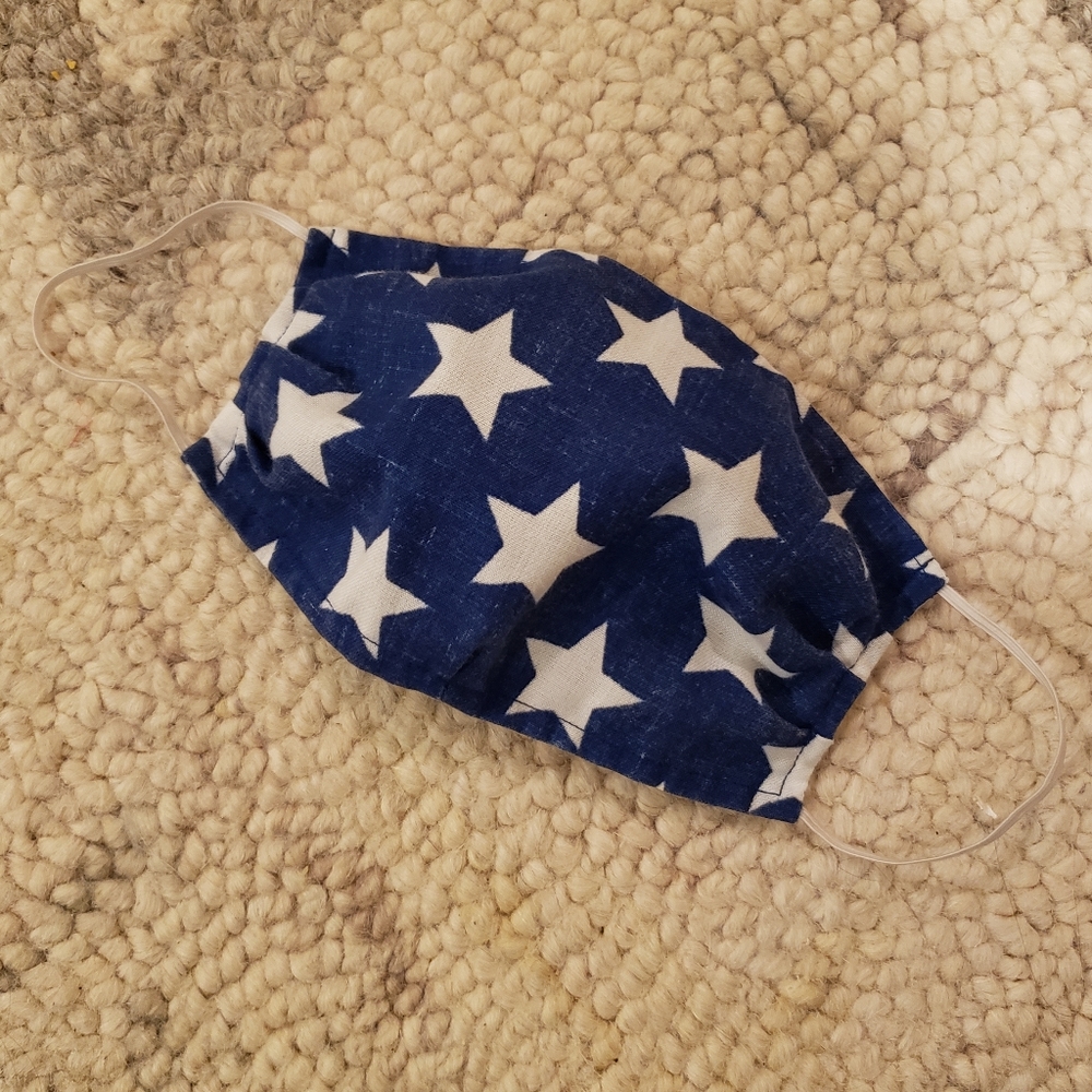 NWOT Face mask with filter pocket